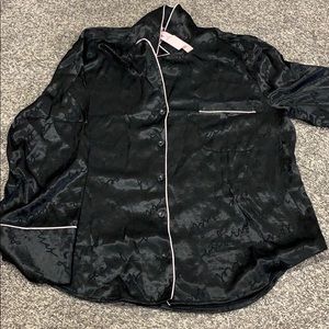BNWT!Victoria’s Secret silk sleep button down top